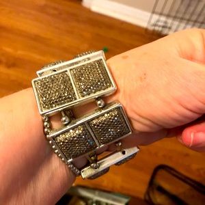 Silver bracelet stretch to any fit